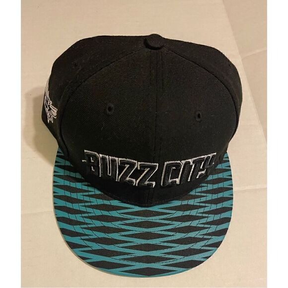 NEW ERA Charlotte Hornets NBA BUZZ CITY SnapBack Hat - Picture 6 of 8